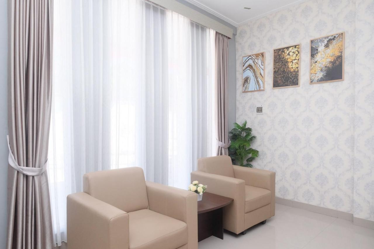 Urbanview Dj Hotel Tegal (Central Java)