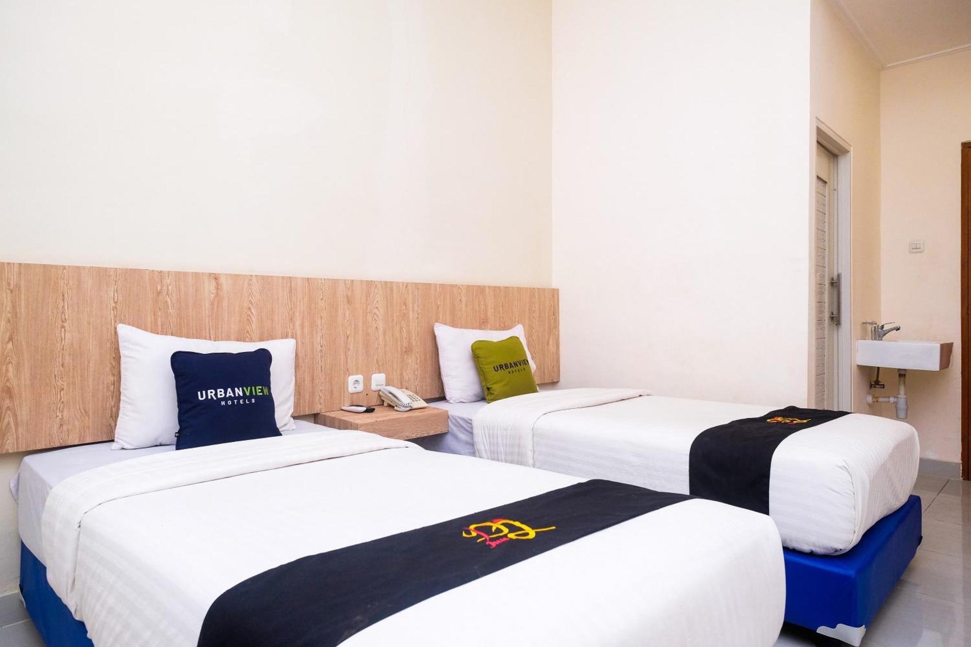 Urbanview Dj Hotel