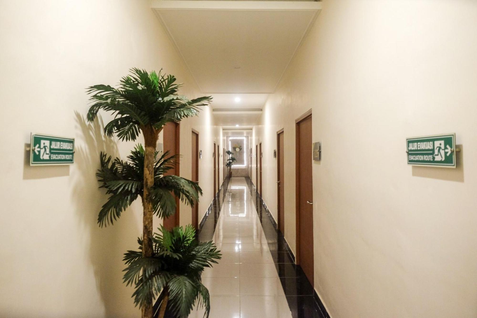 Urbanview Dj 3* Tegal (Central Java)
