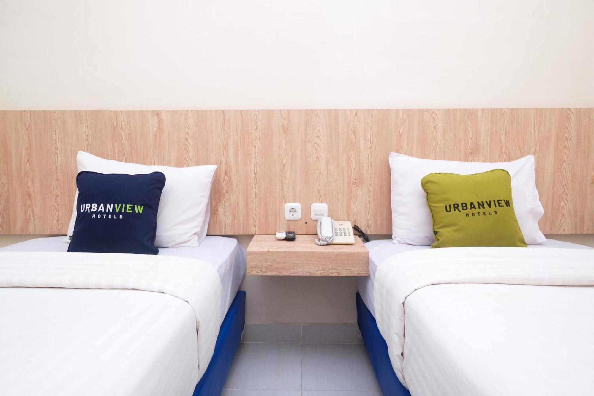 Urbanview Dj Hotel Tegal (Central Java)